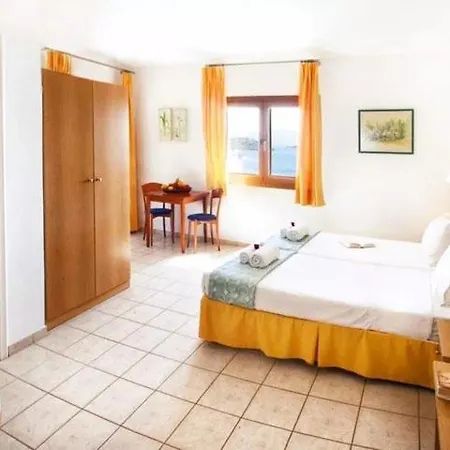 Fiorella Sea View Aparthotel 2*