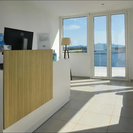 Aparthotel Fiorella Sea View 2*