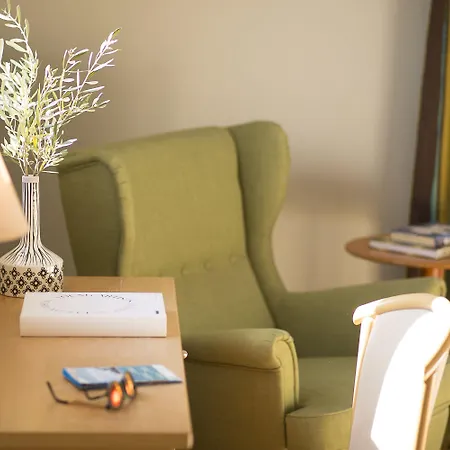 Fiorella Sea View 公寓式酒店 4*