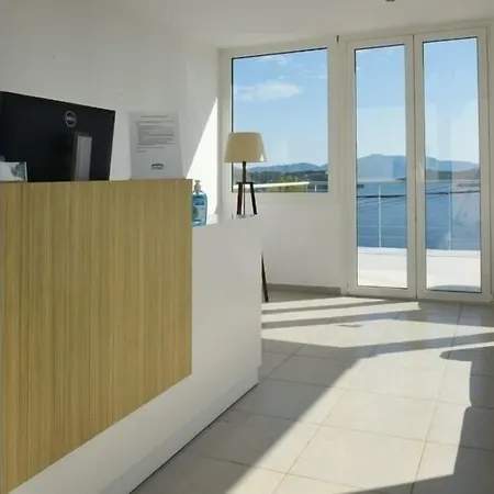 公寓式酒店 Fiorella Sea View