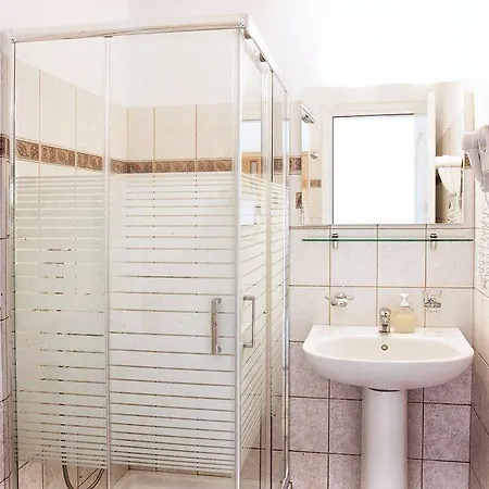 Fiorella Sea View Aparthotel 4*