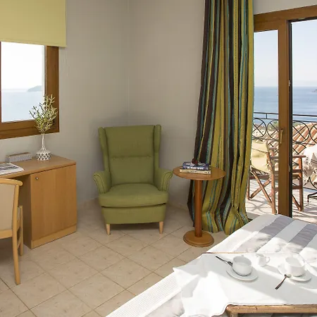 Ξενοδοχείο με διαμερίσματα Fiorella Sea View 4*
