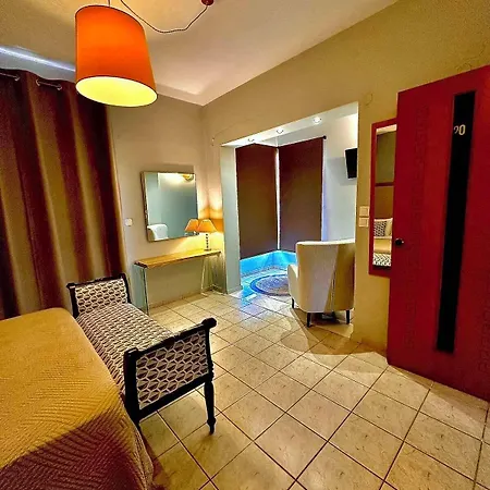 Fiorella Sea View 4* Megali Ammos (Skiathos)