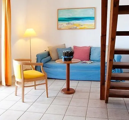 Fiorella Sea View 4* شاطئ ميغالي أموس