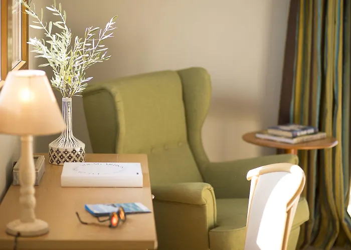 Fiorella Sea View 公寓式酒店 4*