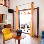 Aparthotel Fiorella Sea View 4*