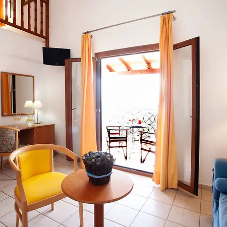 아파트호텔 Fiorella Sea View 4*