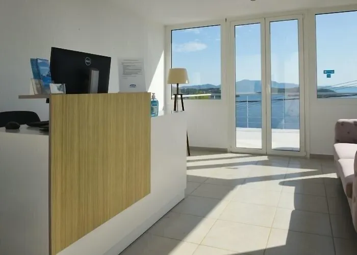 Aparthotel Fiorella Sea View